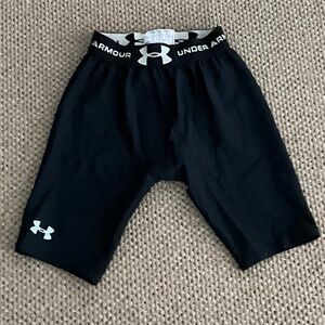 UNDER  ARMOUR  BOYS SPORTS UNDER GARMENT
